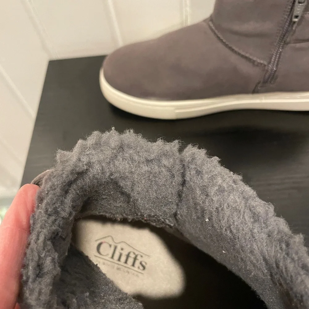 Cliffs by white mountain Gray Cozy Faux-Shearling Ankle Boots size  7.5